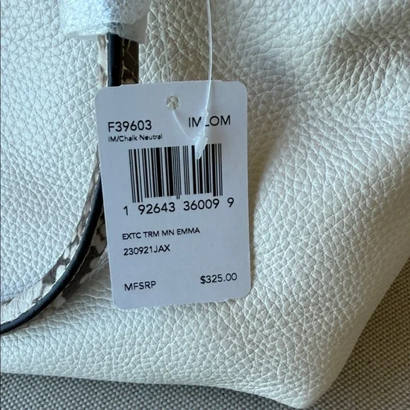 Coach Cream Leather Shoulder Bag - Picture 3 of 8